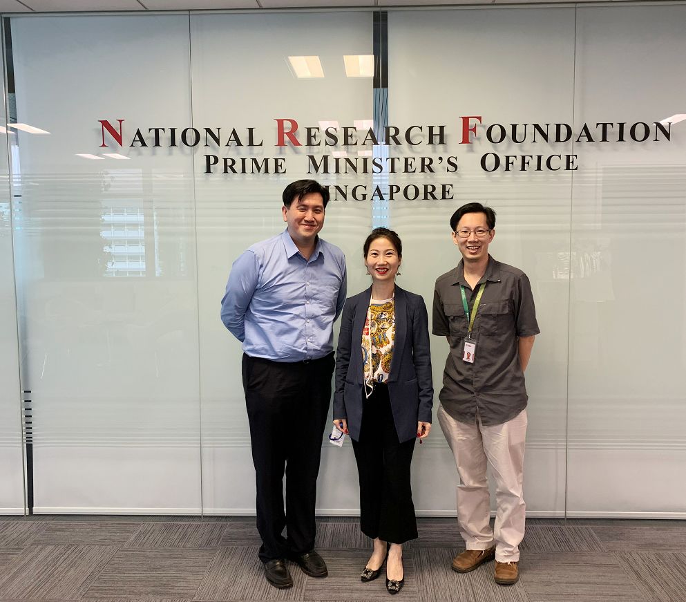 陈玮博士出席新加坡“国家大数据及人工智能委员会第一次会议” 